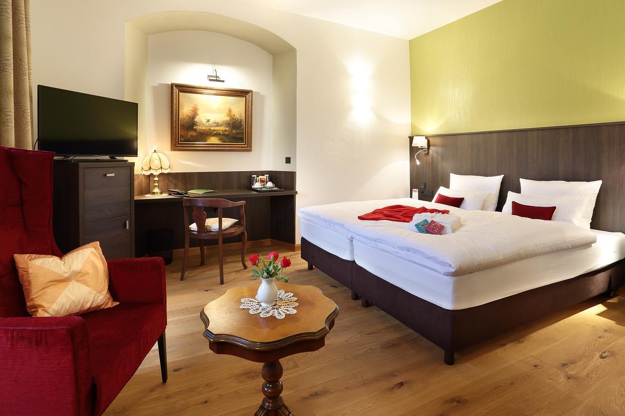 Hotel Garni Schloss Schoenberg Bad Brambach Ngoại thất bức ảnh